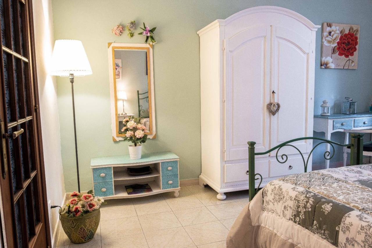Little House Camilla Apartment เนเปิลส์ ภายนอก รูปภาพ
