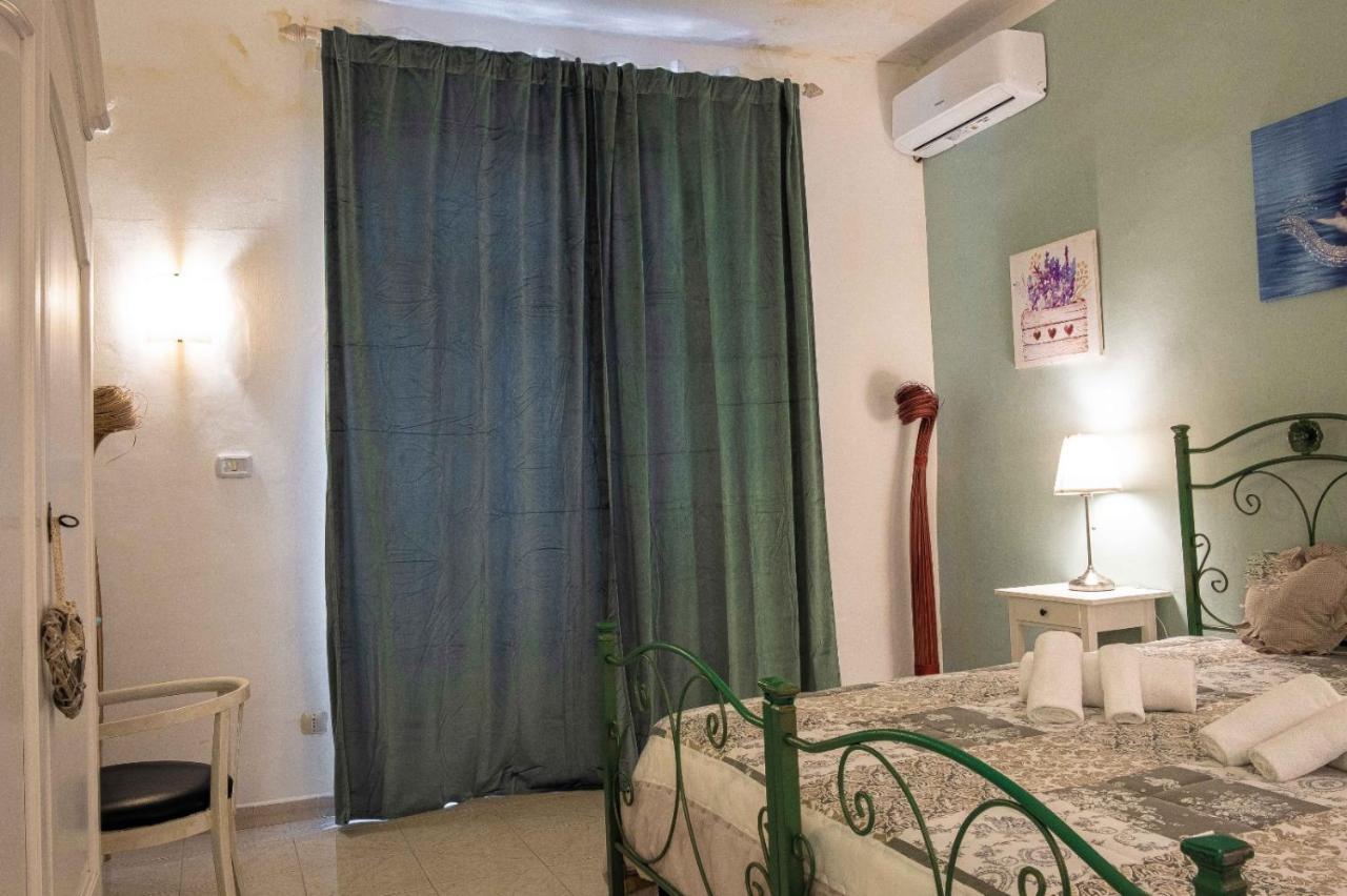 Little House Camilla Apartment เนเปิลส์ ภายนอก รูปภาพ