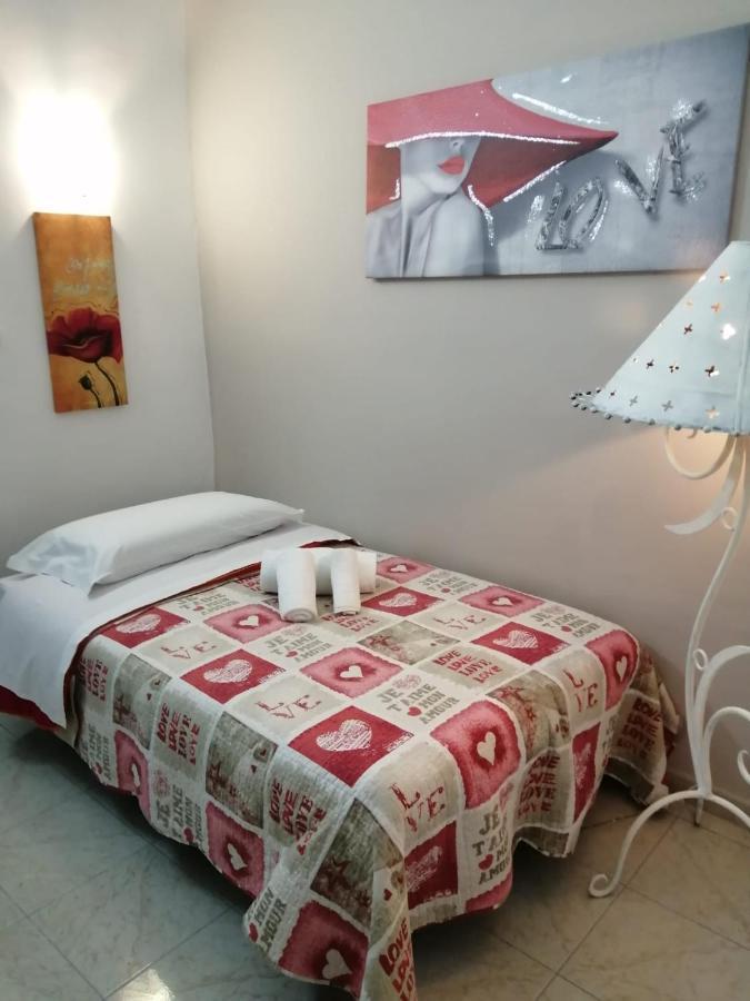 Little House Camilla Apartment เนเปิลส์ ภายนอก รูปภาพ